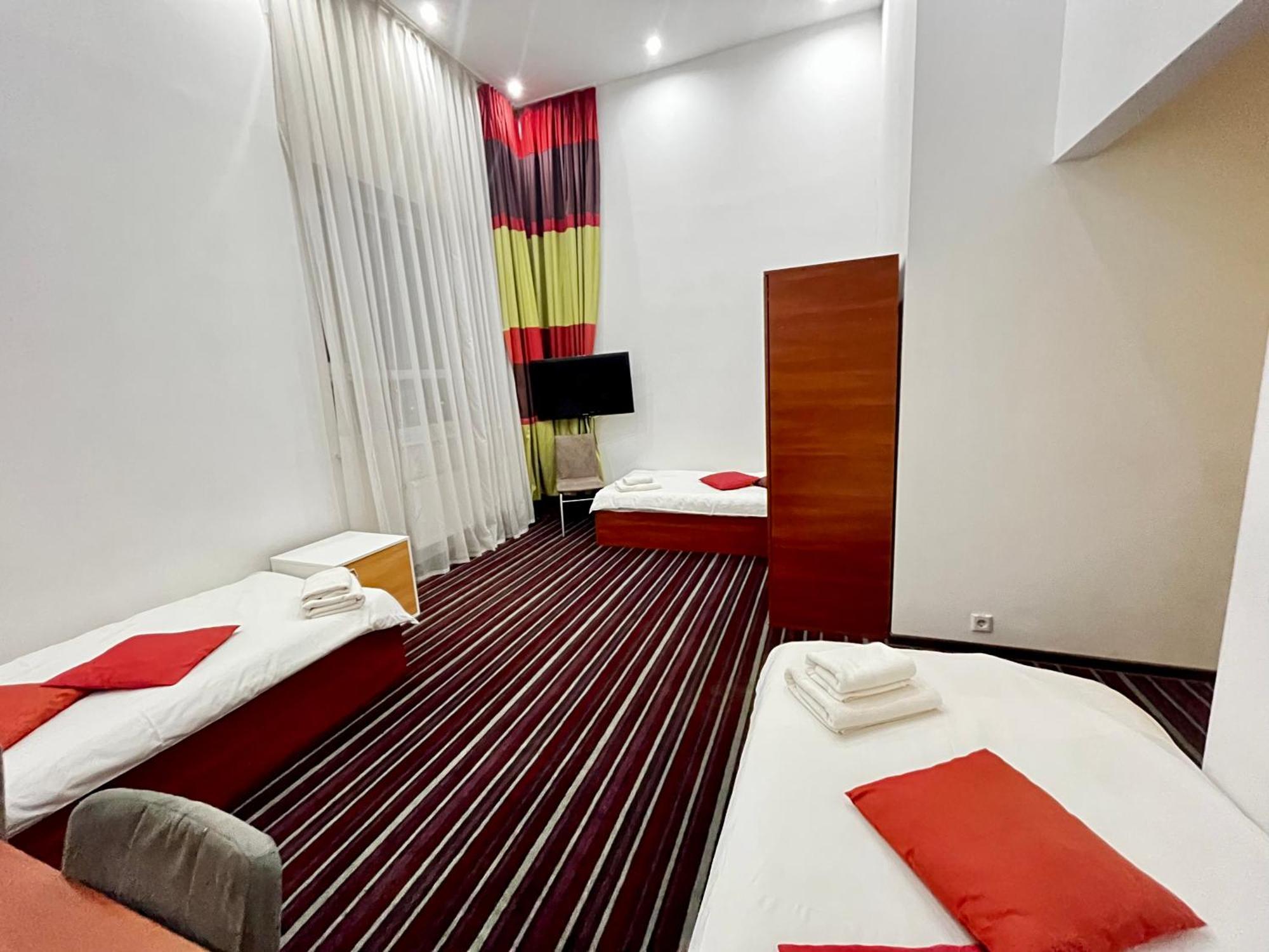Hotel Kalyna Kharkov Ngoại thất bức ảnh
