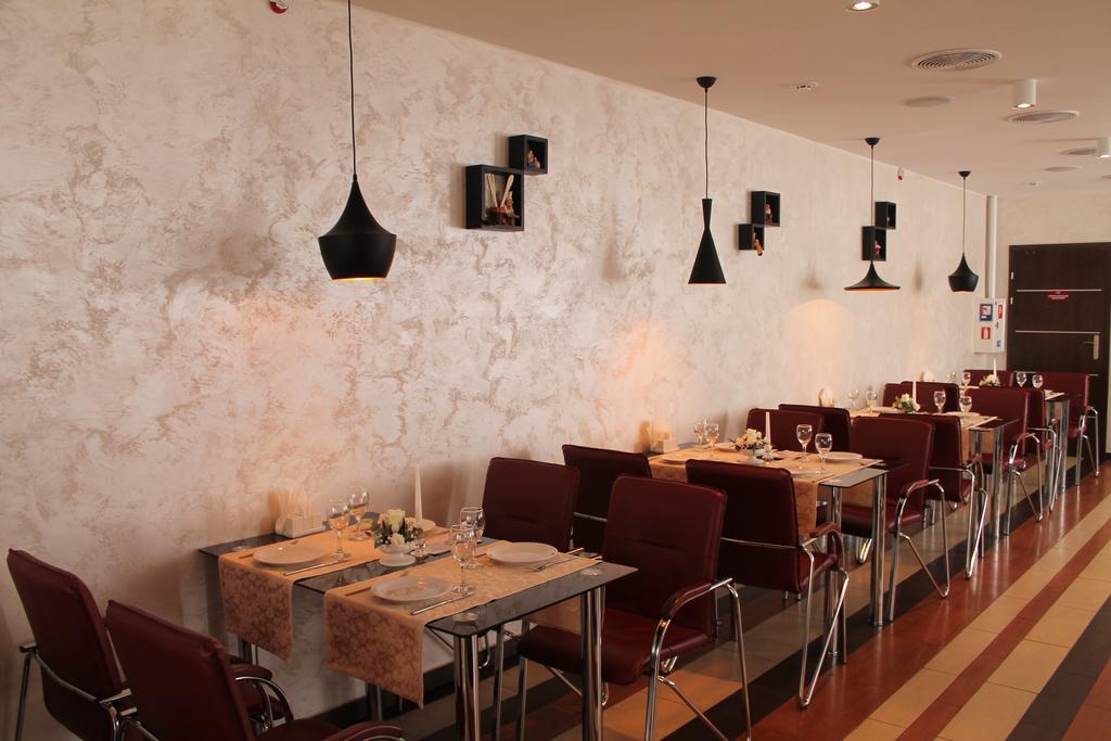 Hotel Kalyna Kharkov Ngoại thất bức ảnh