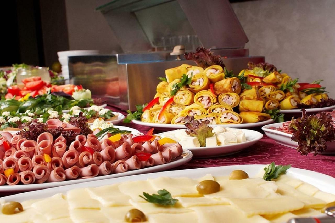 Hotel Kalyna Kharkov Ngoại thất bức ảnh